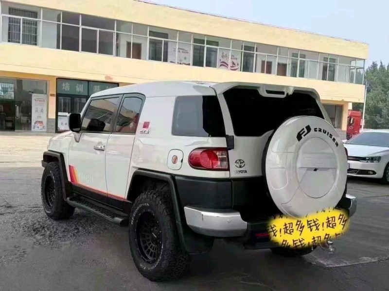 济宁17年丰田FJ5