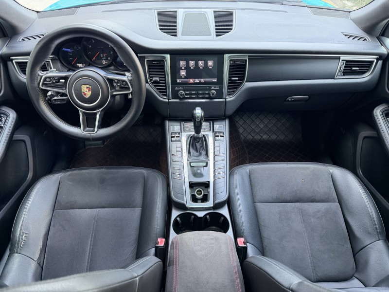 济宁16年保时捷Macan8