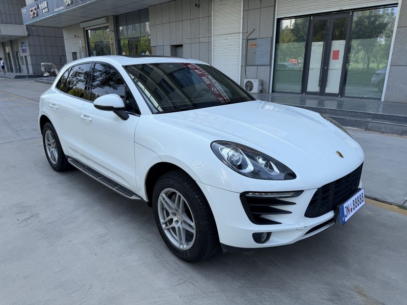济宁16年保时捷Macan2