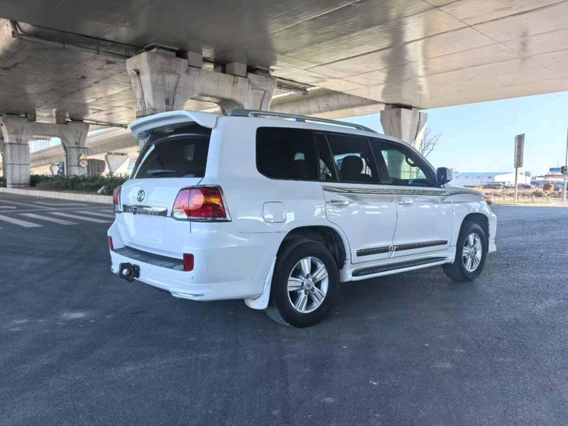 襄阳14年丰田兰德酷路泽6