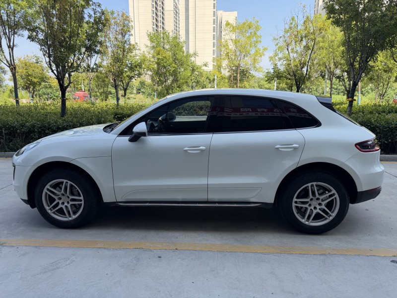 济宁16年保时捷Macan5