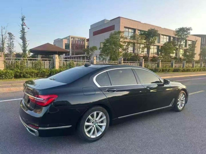 南通18年宝马7系9