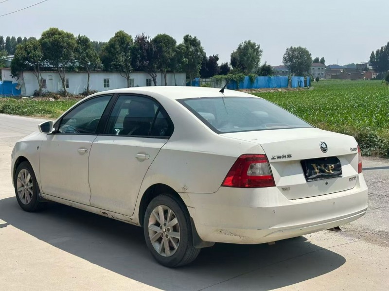 新乡16年斯柯达明锐7