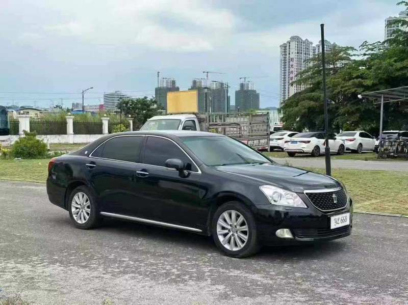 南宁10年丰田皇冠2