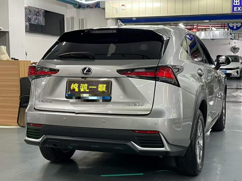 深圳20年雷克萨斯NX7