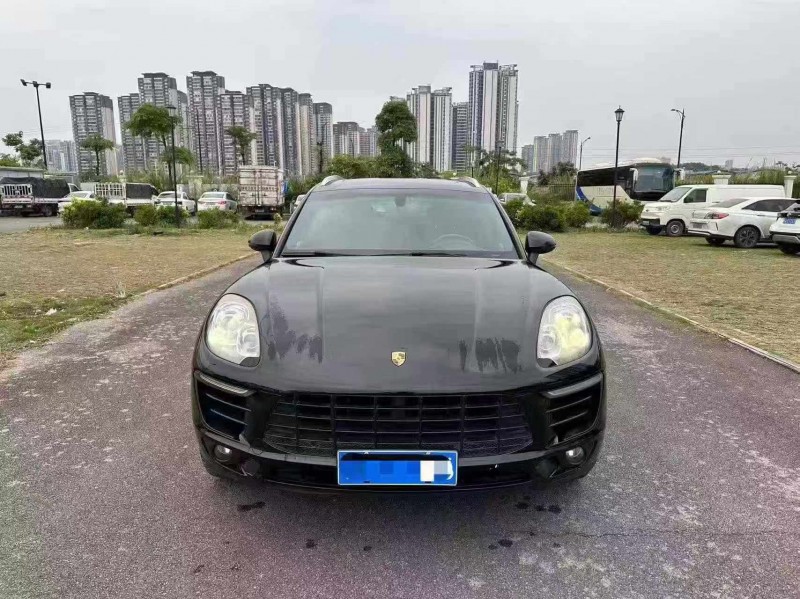 南宁16年保时捷Macan1
