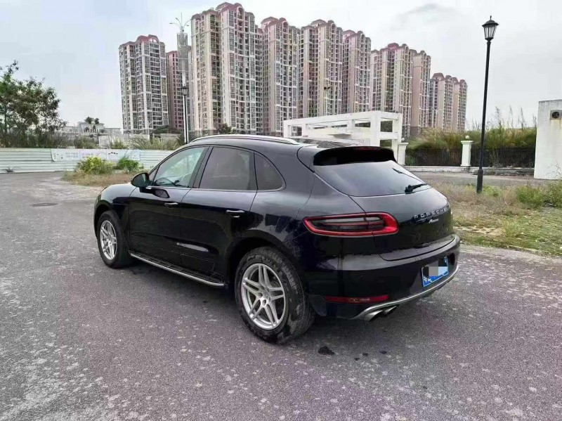 南宁16年保时捷Macan8