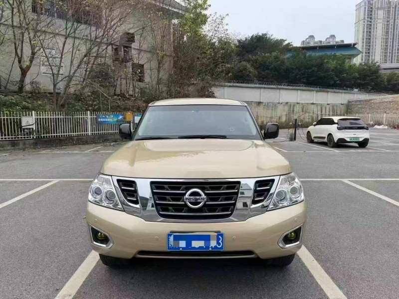 南宁17年日产途乐1