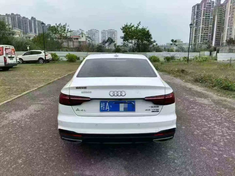 南宁22年奥迪A4L9