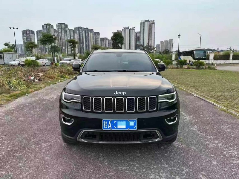 南宁18年Jeep大切诺基1