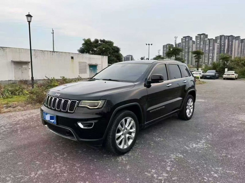 南宁18年Jeep大切诺基3
