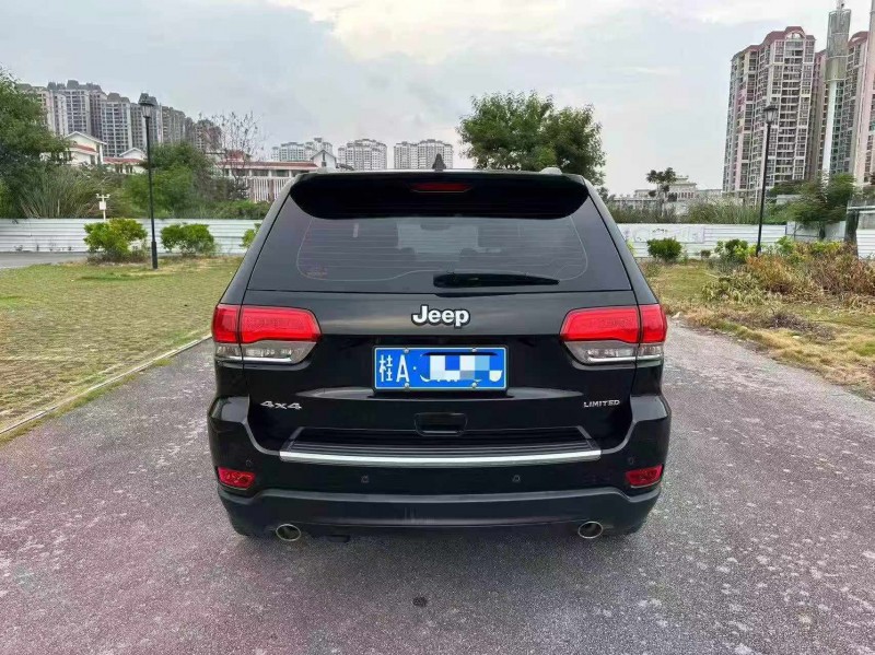 南宁18年Jeep大切诺基9