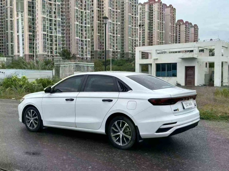 南宁23年吉利帝豪8