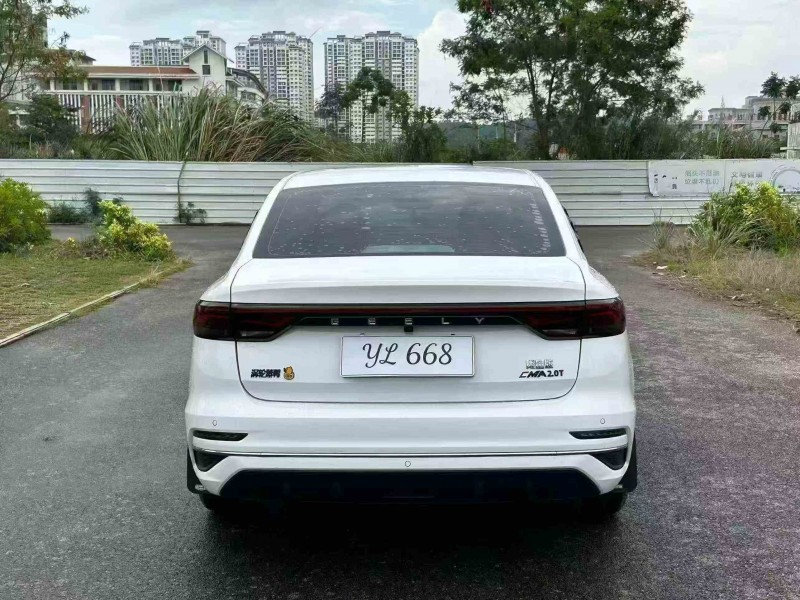 南宁23年吉利帝豪9