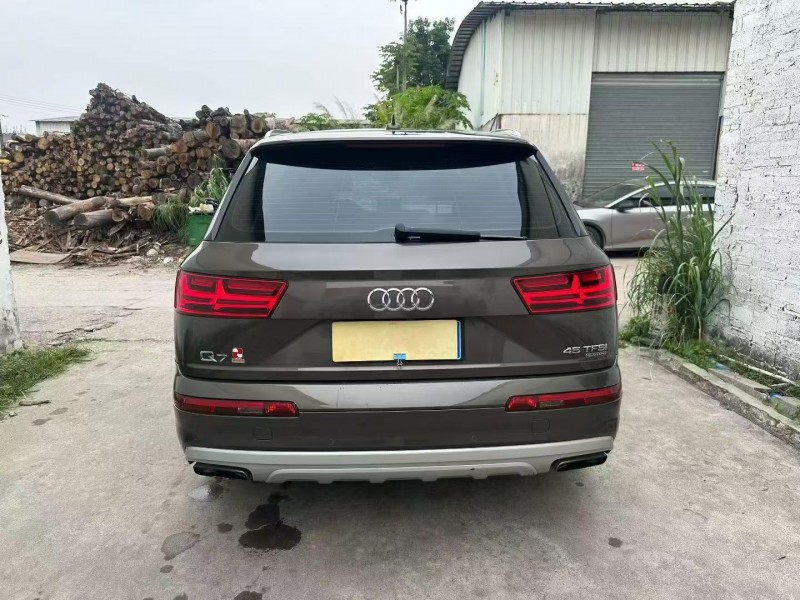 广州18年奥迪Q78