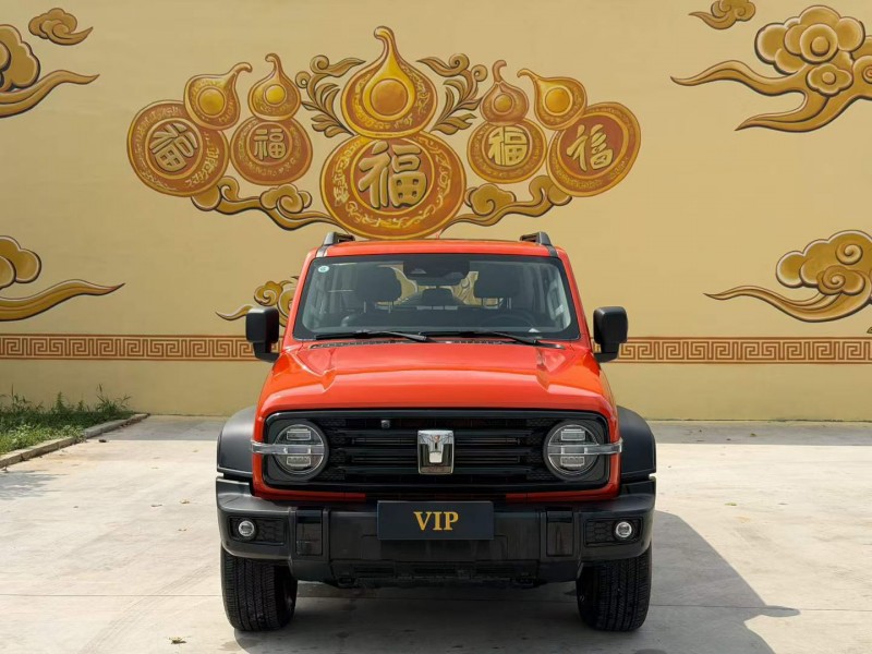 青岛25年长城汽车坦克1