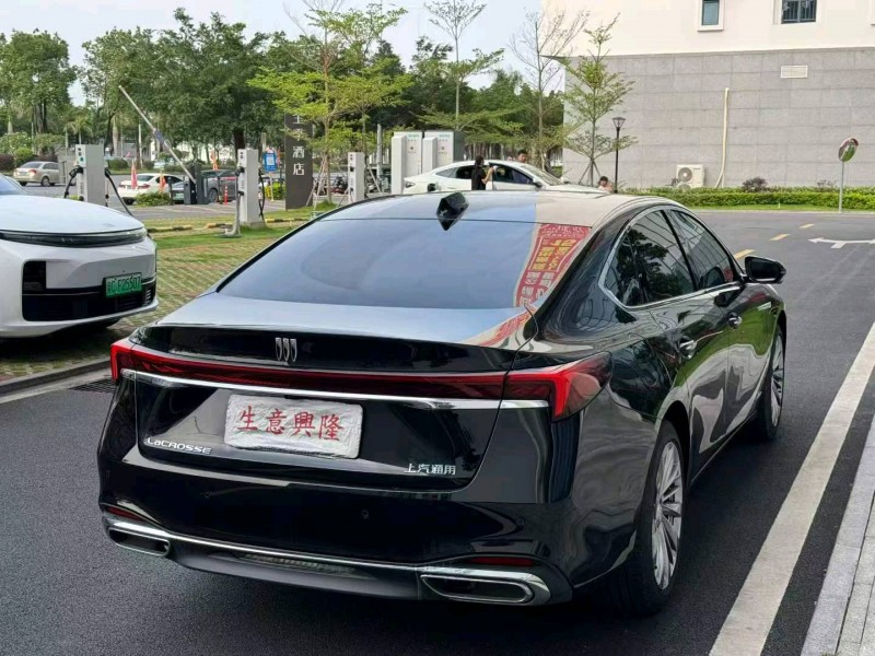 阳江25年别克君越8