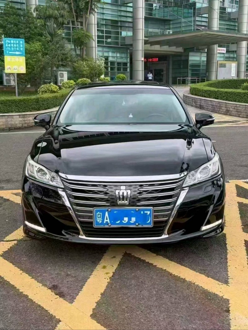广州16年丰田皇冠1