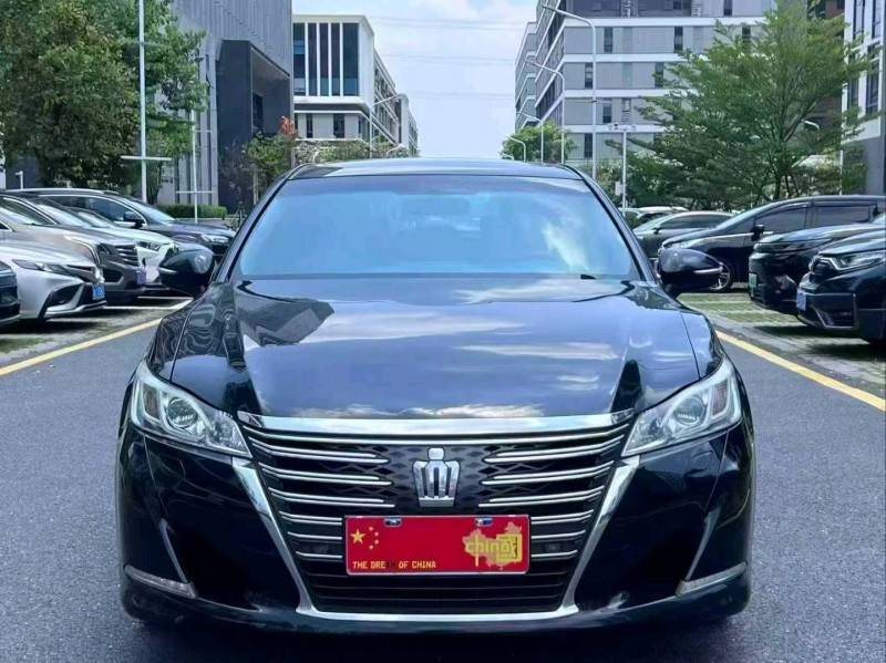 广州16年丰田皇冠1