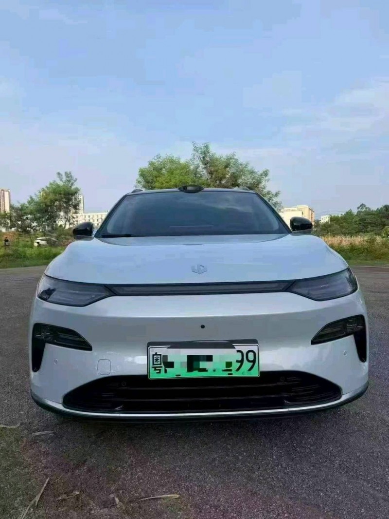北海26年零跑汽车C111
