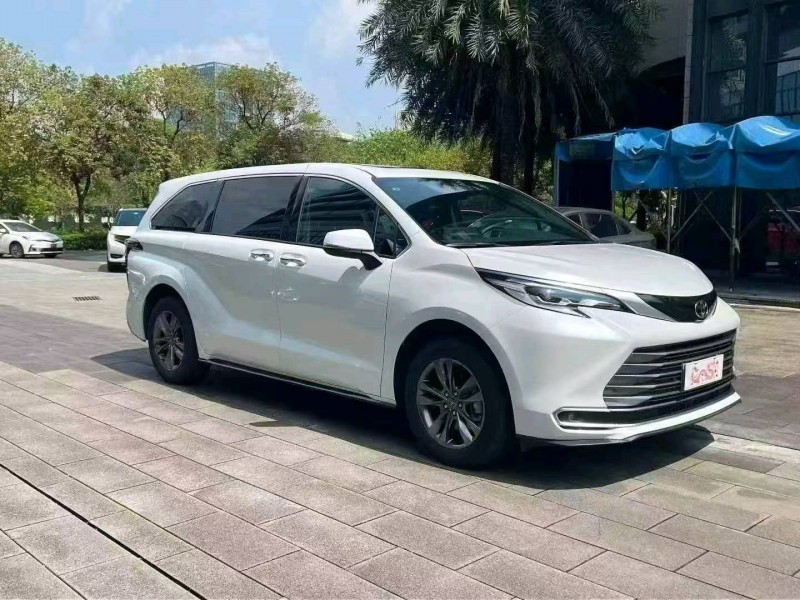广州26年丰田塞纳2