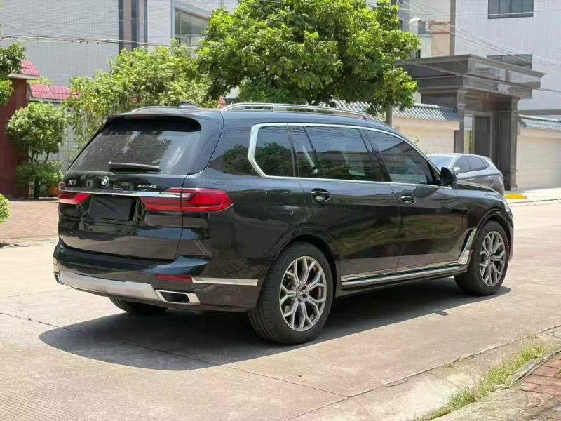 广州22年宝马X75
