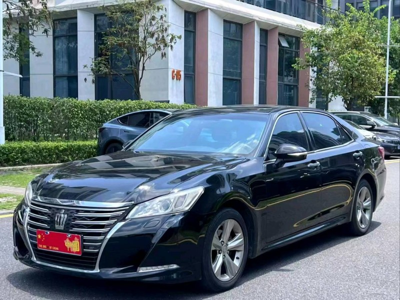 广州16年丰田皇冠2