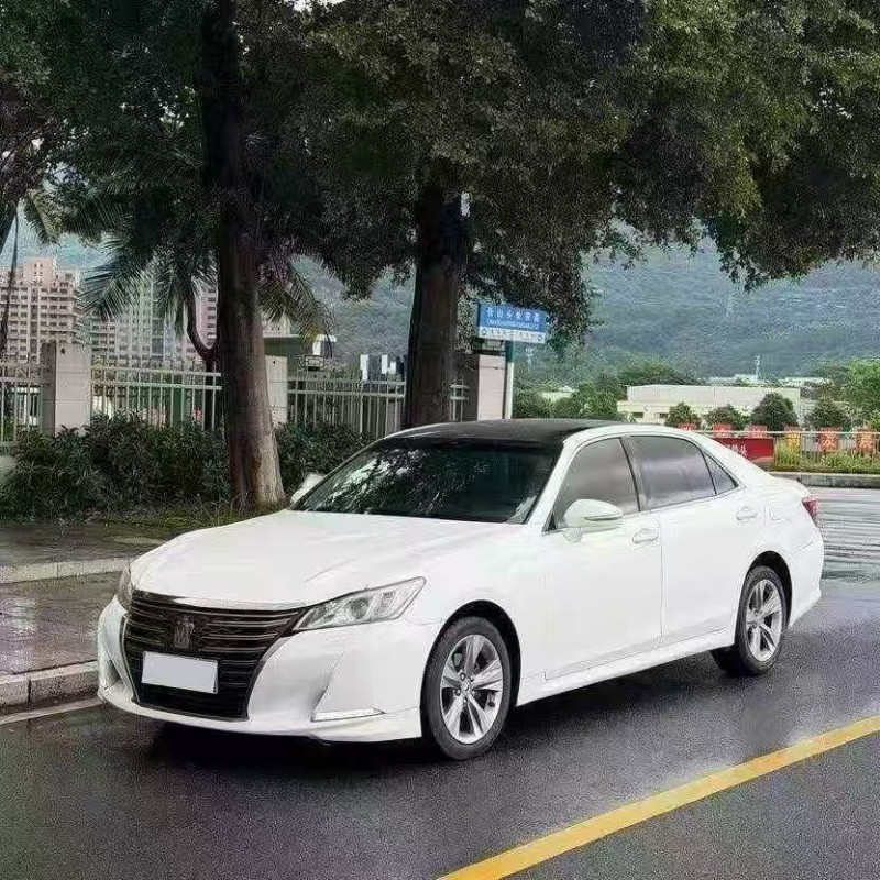 东莞19年丰田皇冠2
