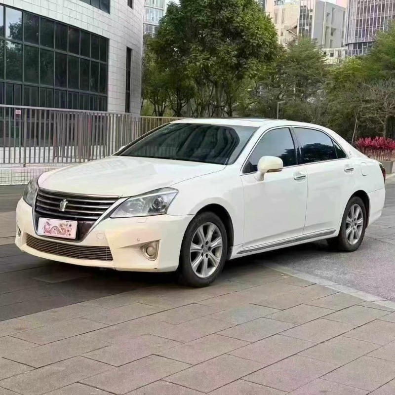 佛山14年丰田皇冠3