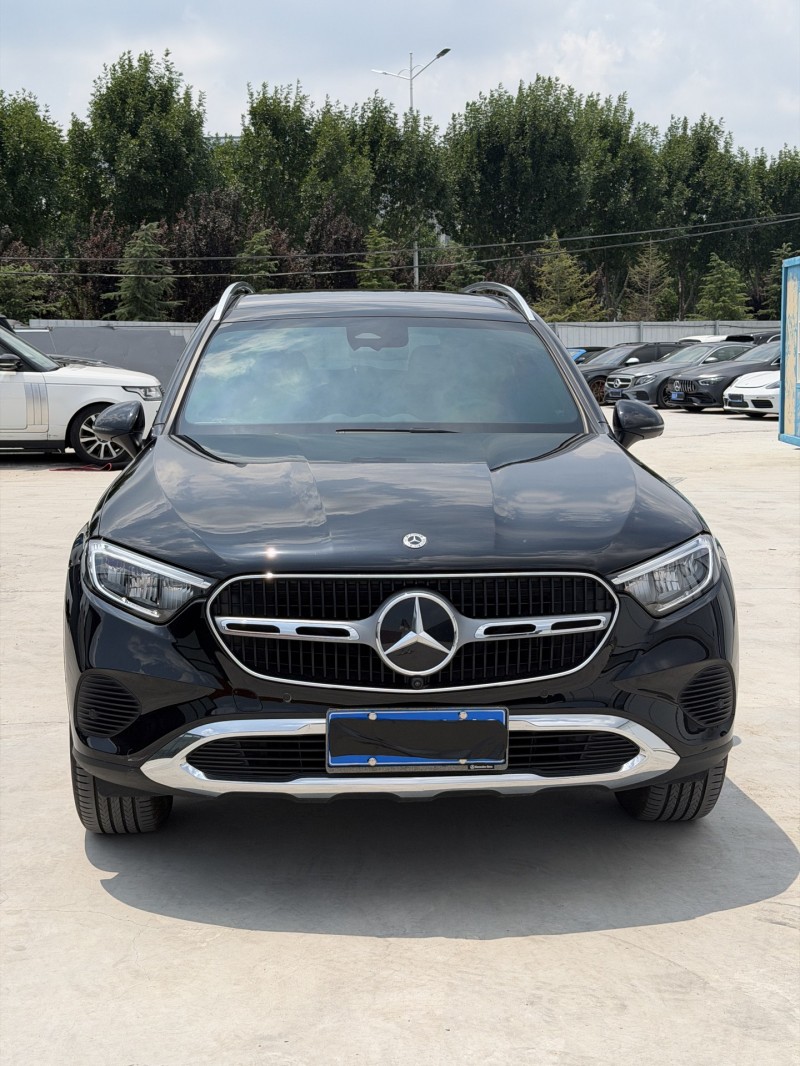 新乡25年奔驰GLC1
