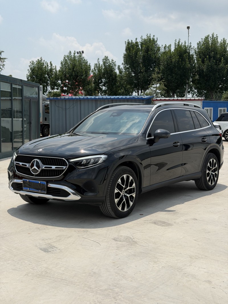 新乡25年奔驰GLC3
