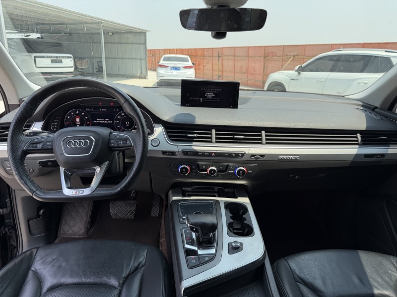 新乡17年奥迪Q75