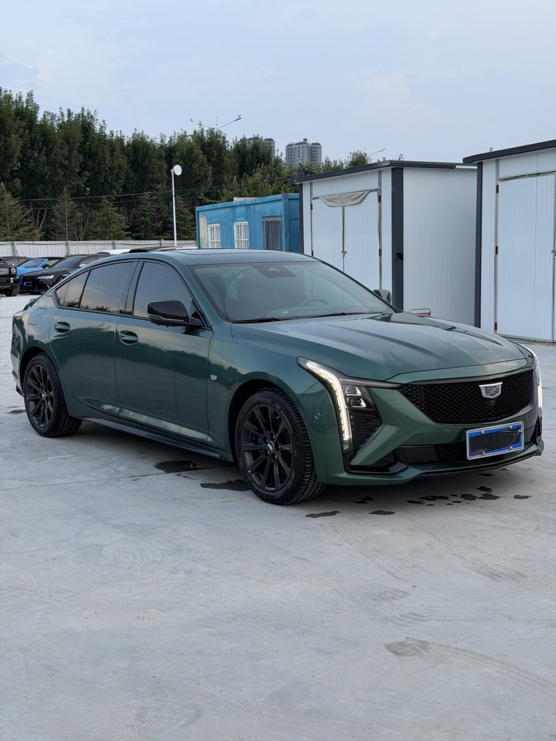 新乡25年凯迪拉克CT52