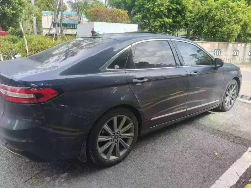 丽江20年福特金牛座9