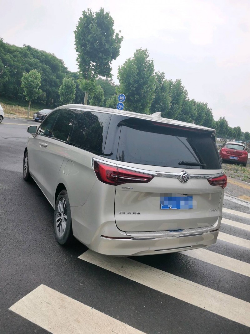 许昌22年别克GL84