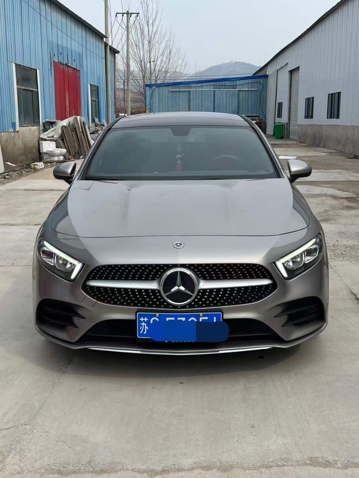 徐州21年奔驰A1