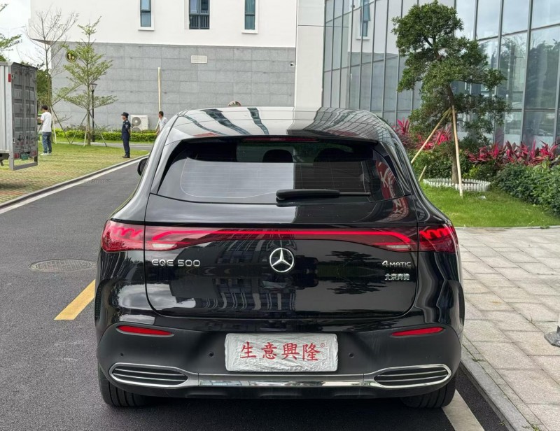 阳江25年奔驰EQE8