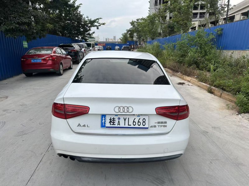 南宁14年奥迪A4L8