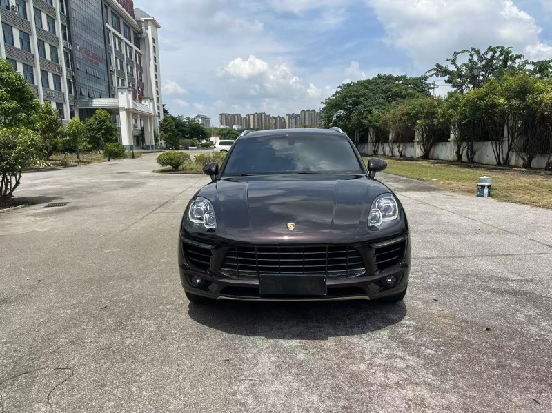 南宁15年保时捷Macan1