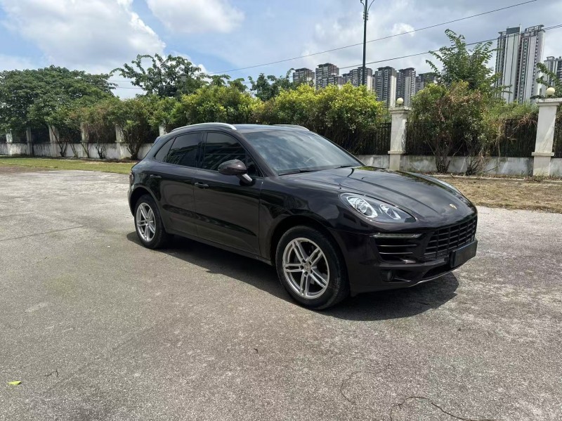南宁15年保时捷Macan2