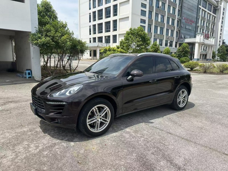 南宁15年保时捷Macan4