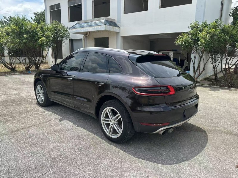 南宁15年保时捷Macan9