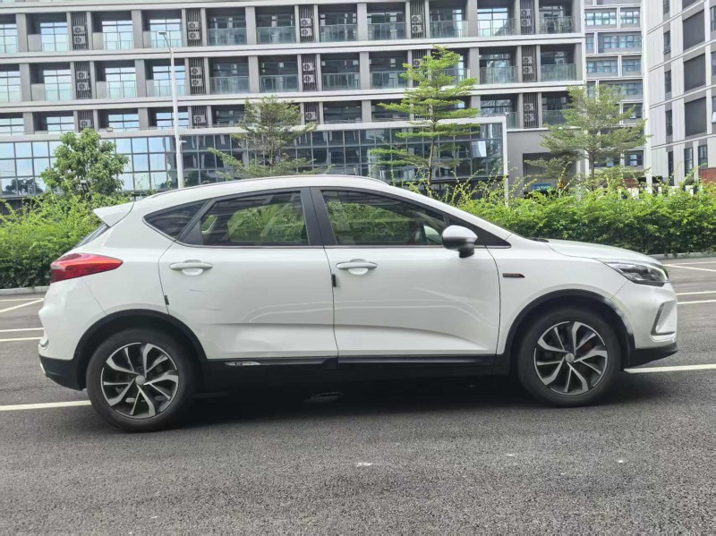 广州19年吉利帝豪3