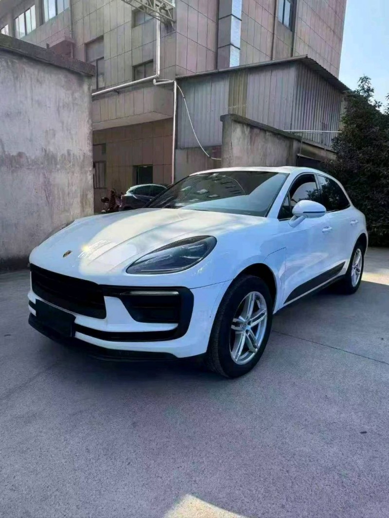 绍兴24年保时捷Macan2