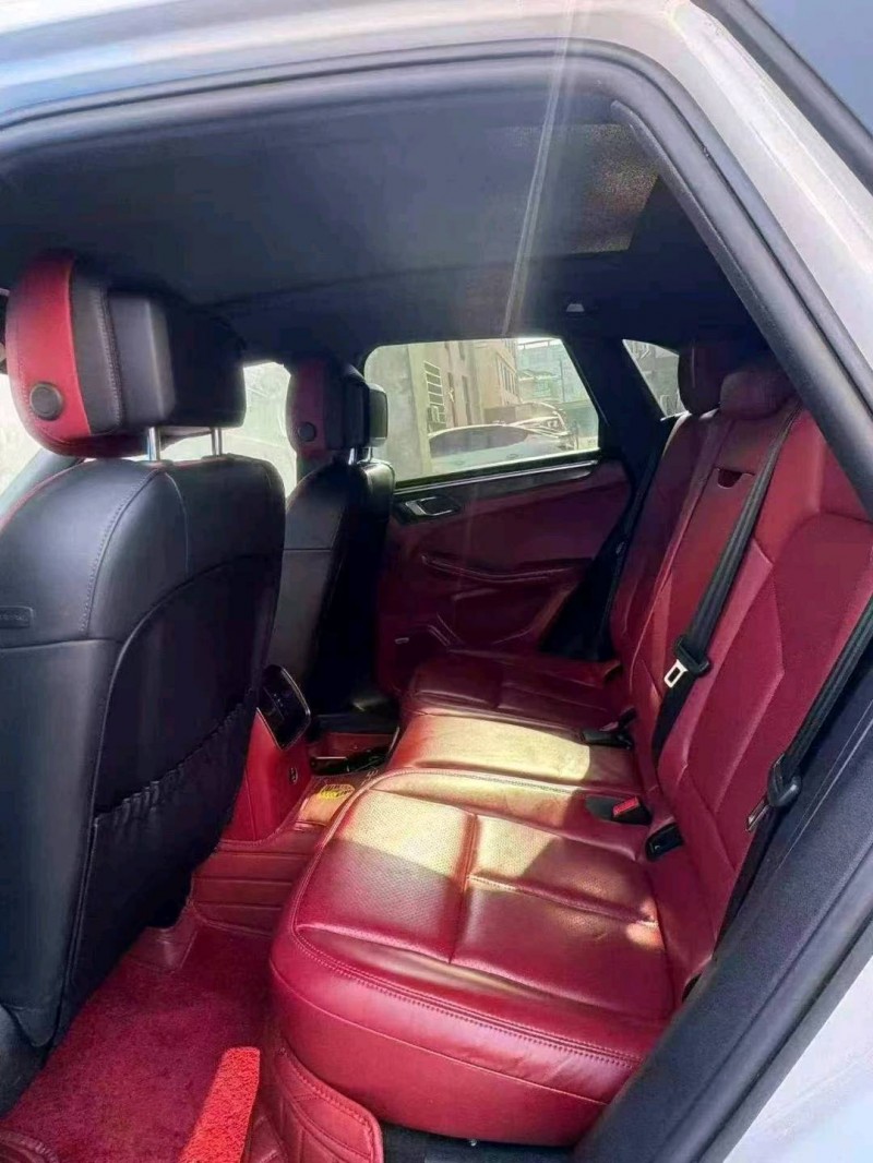 绍兴24年保时捷Macan8