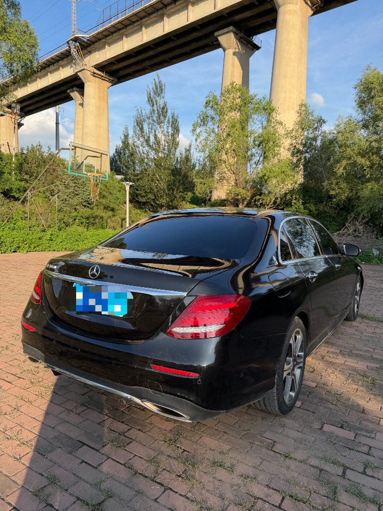 哈尔滨17年奔驰E8
