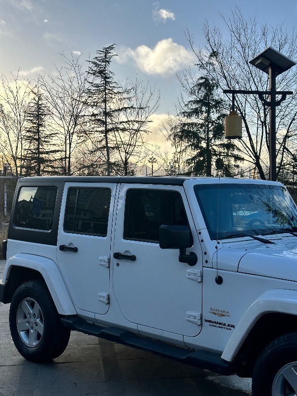 拉萨15年Jeep牧马人8