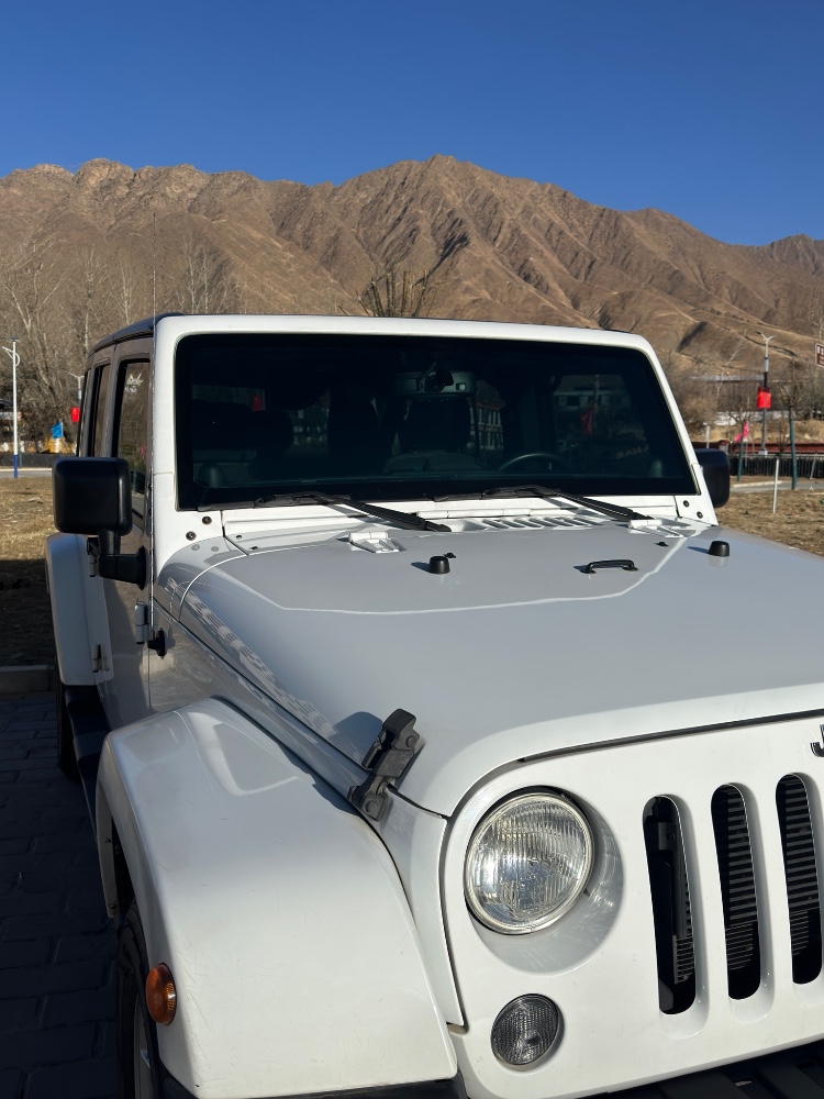 拉萨15年Jeep牧马人9