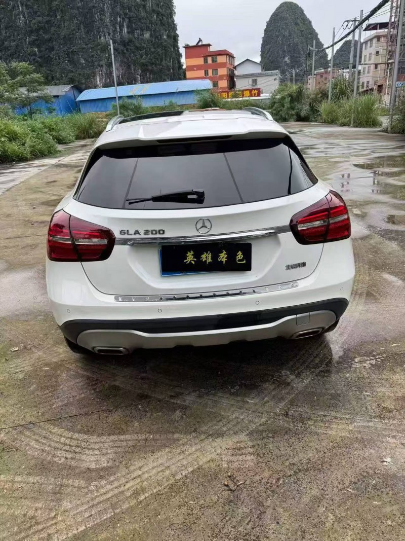 桂林18年奔驰GLA8