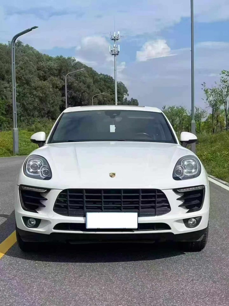 佛山17年保时捷Macan1